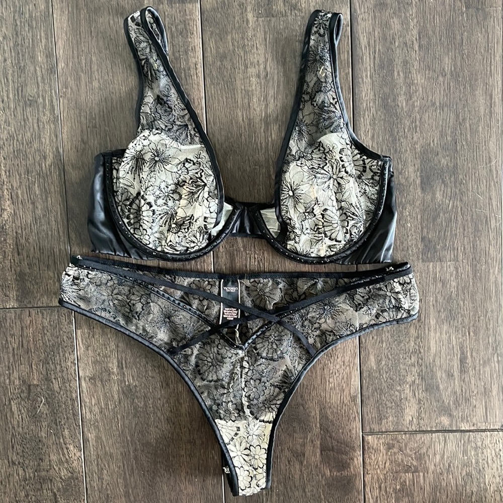 NWOT Victoria’s Secret lace lingerie set